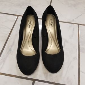 Memory foam heels from east 5th. Size 8